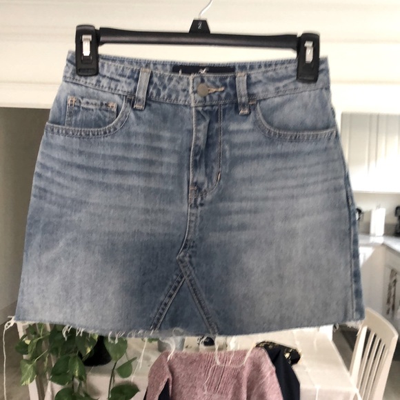 Hollister High-Rise Denim Skirt - Picture 1 of 3